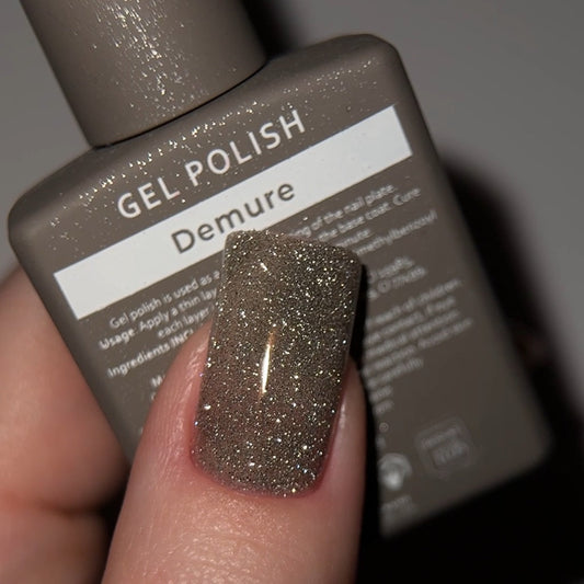 HEYLOVE Reflective gel Polish Demure 15 ml